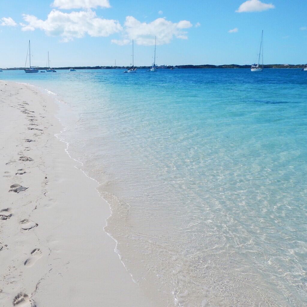 Top Travel Destinations | Bucketlist Vacation| Chat N' Chill | Traveling to The Exumas, Bahamas | Guide to Exumas, Bahamas | elanaloo.com