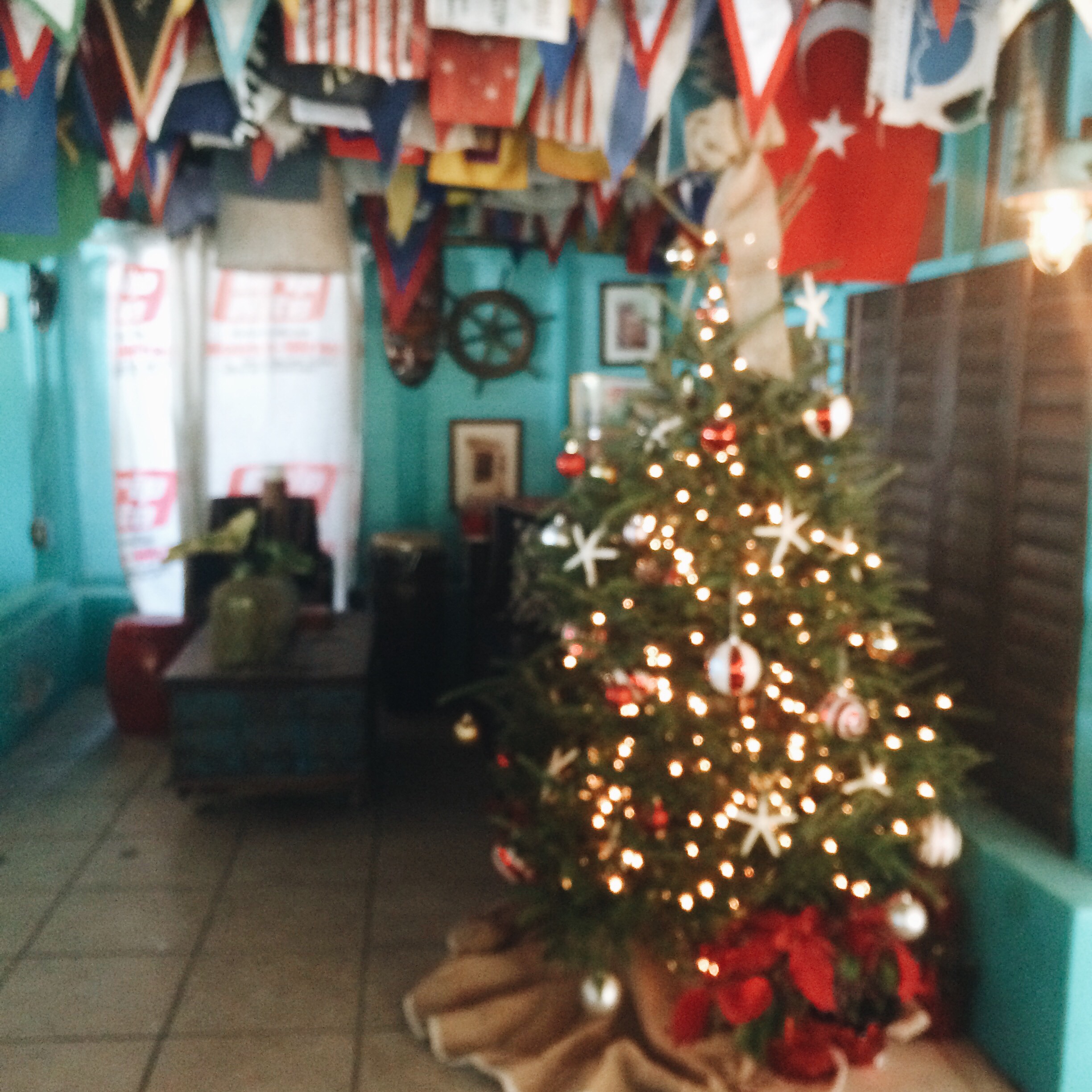 Island Christmas | Christmas Decor | Traveling For Christmas | Traveling to The Exumas, Bahamas | Guide to Exumas, Bahamas | elanaloo.com
