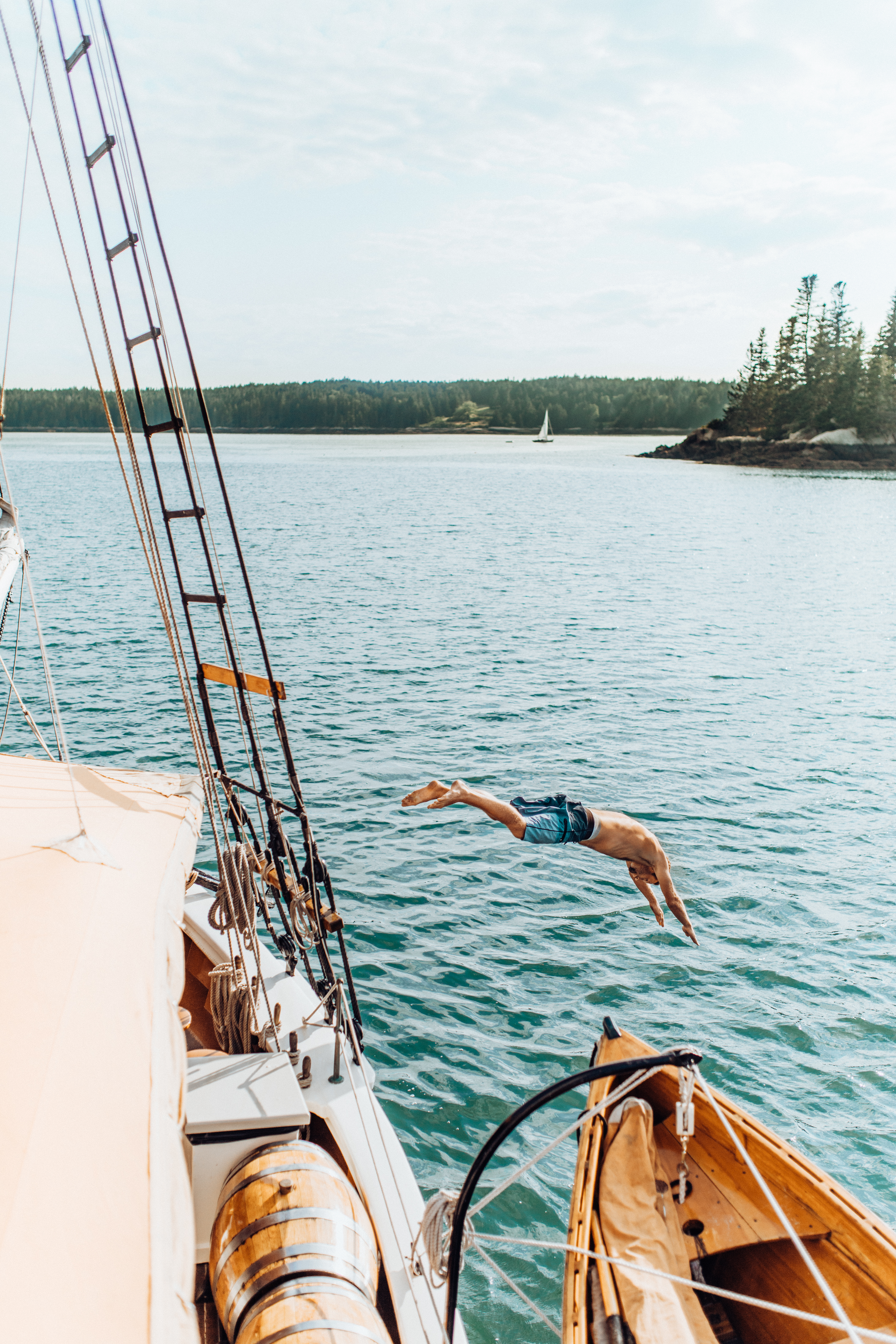 Travel Bucketlist: Sailing the Coast of Maine via @elanaloo + elanaloo.com