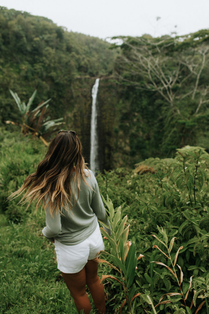 Heading to Hawaii? Here are some Intuitive Ways To Manage Travel Anxiety - via @elanaloo + elanaloo.com