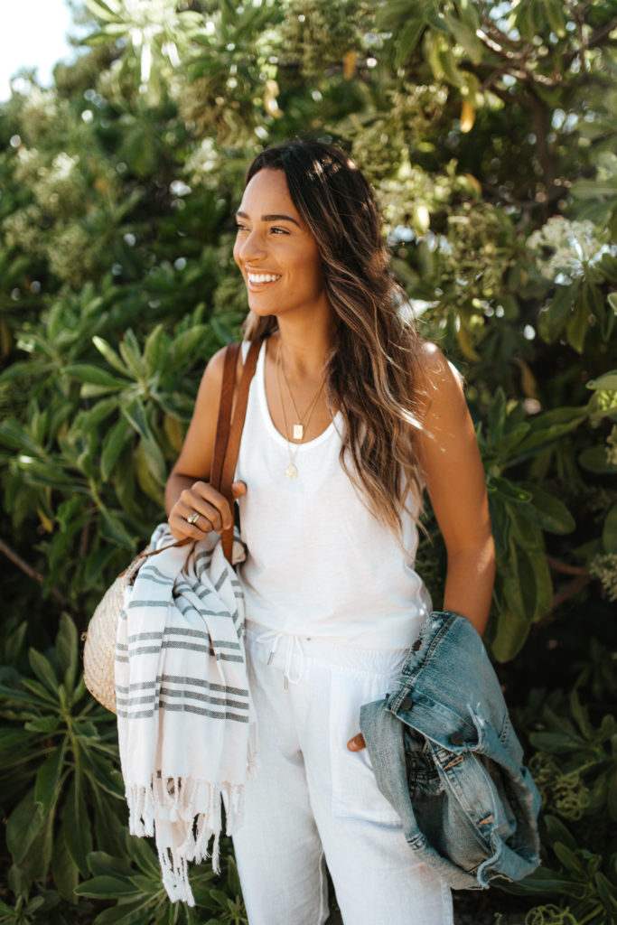 Sustainably Made Go-To Airport Outfit via @elanaloo | Here are some Intuitive Ways To Manage Travel Anxiety - elanaloo.com